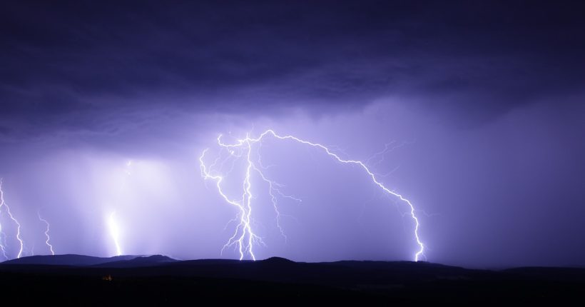 Blitz und Donner Unwetter