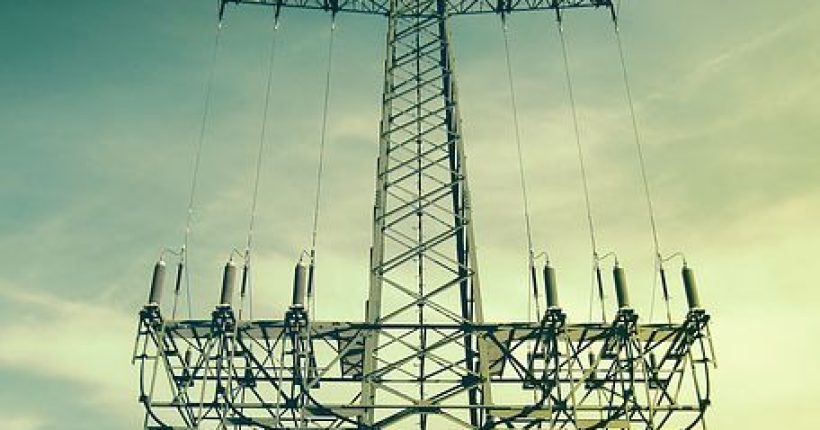 Riesiger Strommast